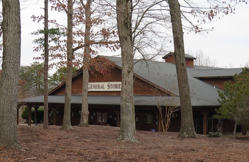 Gordonsville Cabin | Shenandoah Crossing-2 bedroom Deluxe Cabin SEE DESCRIPTION NOTE BEFORE BOOKING!