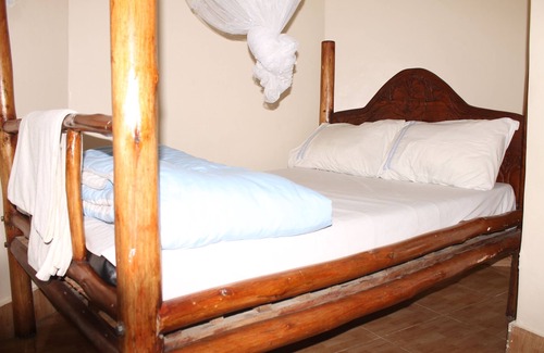 Western Uganda National Parks Hotel | SheoBill Safari Lodge