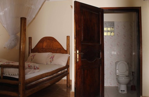 Western Uganda National Parks Hotel | SheoBill Safari Lodge
