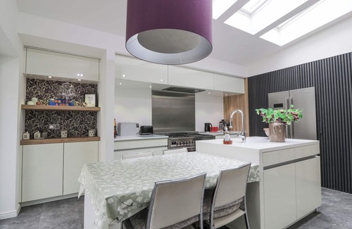 Moffat Cottage | SHEPHERDESS COTTAGE, pet friendly, luxury holiday cottage in Moffat