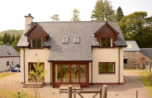 Torcastle House | SHEPHERDS REST, pet friendly, with open fire in Banavie