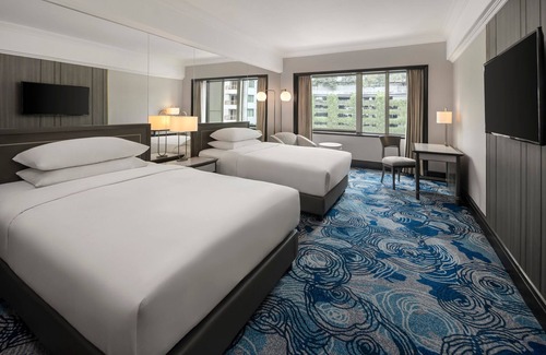 Surabaya Hotel | Sheraton Surabaya Hotel and Towers