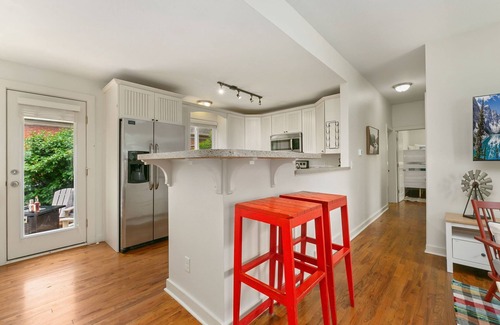 Martinez Park House | Sherwood Cottage - Steps from Old Town & Poudre River
