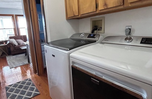 Edisto Island House | SHIP HAPPENS 5BR HOUSE WITH OCEAN VIEW GOLF CART AVAIL, VOLLEYBALL 3 OUTDOOR TVS