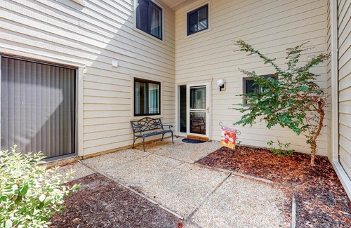 Shipyard Plantation Apartment | Shipmaster 1805