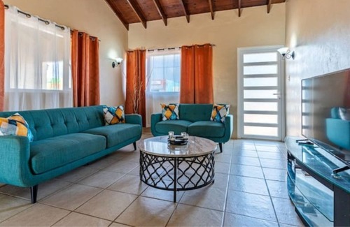 Shiribana House | Shiribana, Centrally located, Family Home