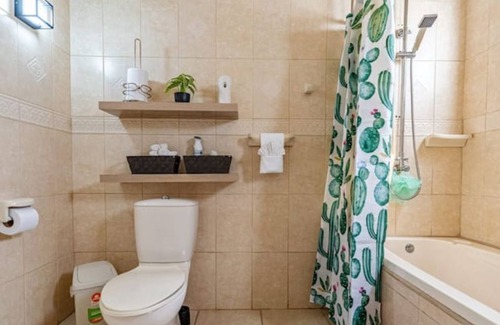 Shiribana House | Shiribana, Centrally located, Family Home