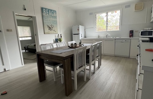 Shoal Bay Cottage | Shoal bay Serenity beach Cottage
