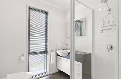 Lake Tyers Beach House | Shore Thing Upstairs - Lake Tyers Beach