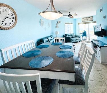 Treasure Island Apartment | Shore Thing