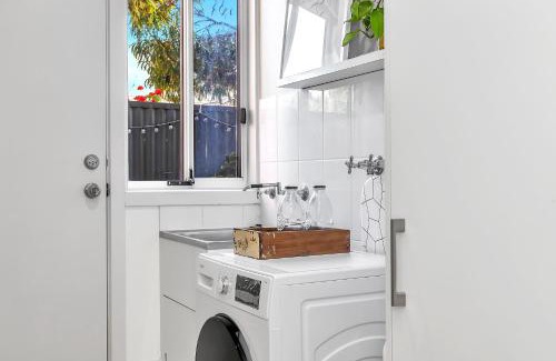 Port Noarlunga House | Shorehaven-BnB