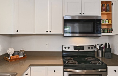 Shoreline House | Shoreline 2/3 Bedroom Bungalow close to Seattle Area Hospitals and Venues