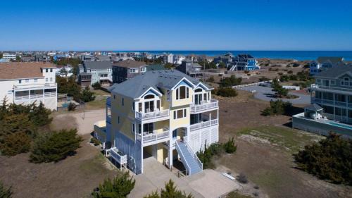 Salvo House | Shores Heaven