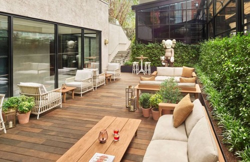 SoHo House | Short Distance From The Well-known Sites! Pets are Allowed HERE! Onsite Pool