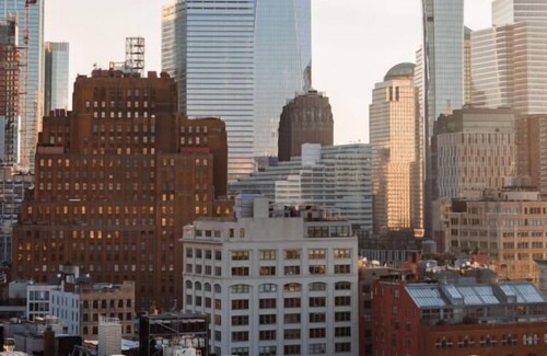 SoHo House | Short Distance From The Well-known Sites! Pets are Allowed HERE! Onsite Pool