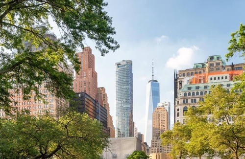 SoHo House | Short Distance From The Well-known Sites! Pets are Allowed HERE! Onsite Pool