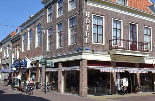 Brielle Hotel | Short Drive to Beach! Free Breakfast and Parking, Close to Brielse Meer!