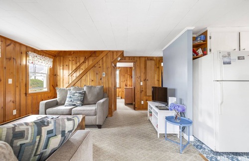 Eastward Look House | Short Walk from Scarborough State Beach w/Ocean Views from Balcony!