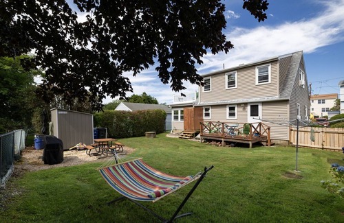 Eastward Look House | Short Walk from Scarborough State Beach w/Ocean Views from Balcony!