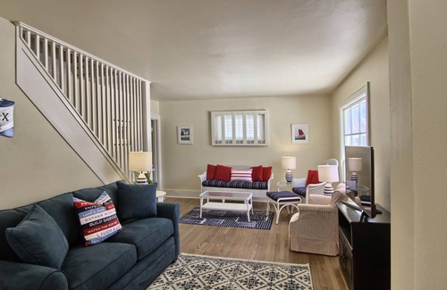 Charlevoix House | Short walk to Downtown and beaches. Winter skiing a short 30-minute drive away.