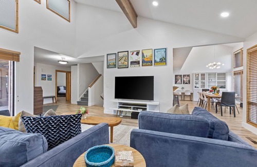 South Snyderville Basin House | Short walk to the Canyons Cabriolet, Private Hot Tub
