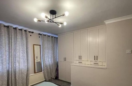Hatfield House | Shortlet Express - Stylish 3 Bedroom house in Hatf