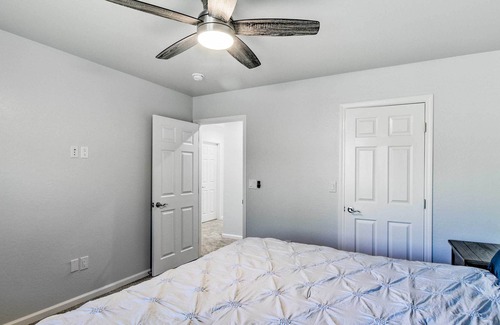Sierra Pines Cabin | Show Low Cabin Retreat w/ Spacious Deck!