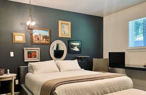 Carmichael Condo | Shurwin 3 · Carmichael Sacramento: Garden Suite!