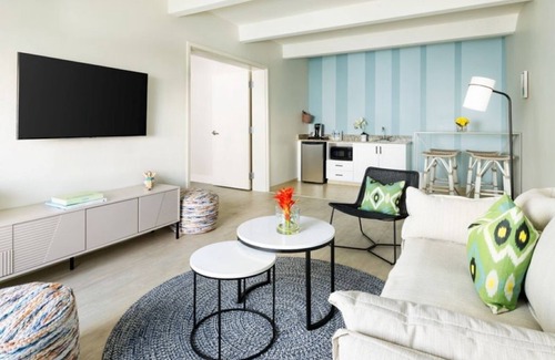 New Town Hotel | Shuttle to Town, Stay for the Party, Poolside Fun | Key West’s New Hot Spot