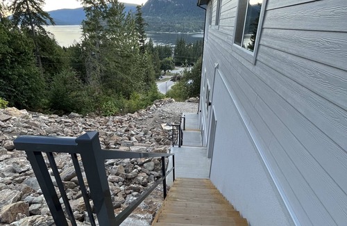 Sicamous Apartment | Sicamous Lake View Hideaway