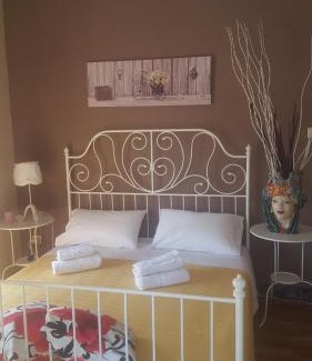 Old Town Apartment | Sicily Home Center