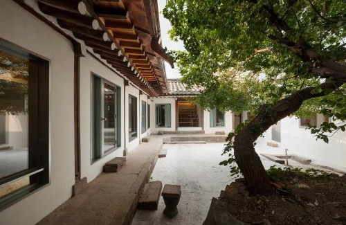 Seochon Hotel | Side Hanok Residence