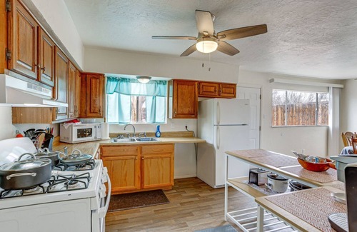 Farmington House | Sierra Vista Hideaway! Pets! Near Mall + Free Dinner!