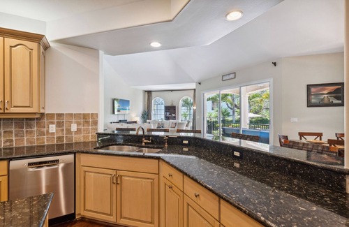 Bay Isle House | Siesta Key Pool Palace - Walk to Beach