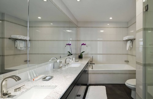Rose Hill Hotel | Sights and Sounds of NYC Await! Pet-friendly, Rooftop Pool, Onsite Dining!