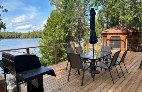 Wentworth-Nord Ski Chalet | Silk Spacious Lakefront Cottage: Flat Beach, Great View, 5 min to store & SAQ