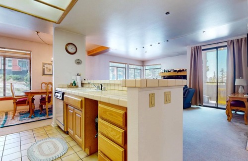 Mammoth Lakes Condo | Silver Bear 18 Walk to Canyon Lodge, Cozy, Underground Parking by RedAwning