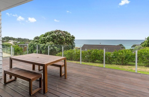 Langs Beach House | Silver Seas - Modern, sunny holiday home with sea views and self-contained studio