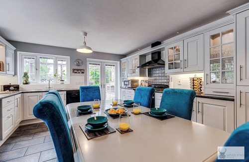 Markfield House | Silver Stag Properties, Luxurious 4 BR Haven