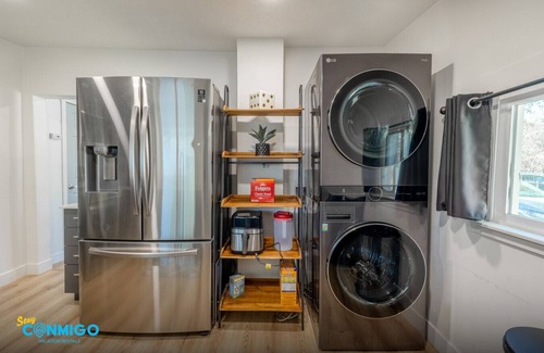 Poplar Grove Apartment | Silver Studio + Near Downtown