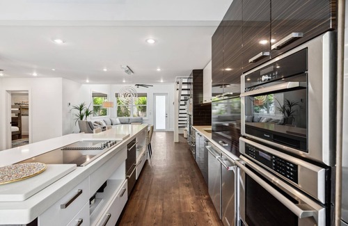 Seven Mile Beach Apartment | Silver Thatch House – Luxe Cayman Islands Beach Stay Near Dining & Shops