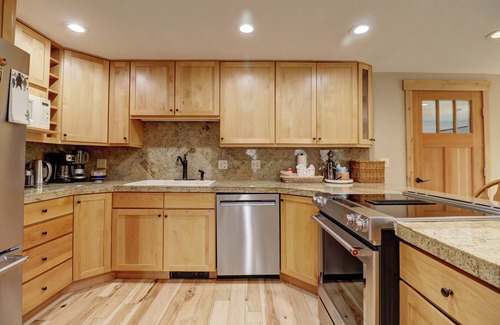 Willow Grove House | Silverthorne Escape, Big Views, 1 Car Private Garage