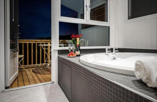 Perth Cabin | Silverwood Luxury Lodge Resort