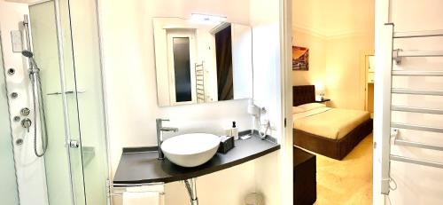 Tuscolano House | Simon's Guest House Rome