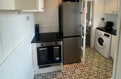 Heaton Apartment | Simonside Apartment - Sleeps 6 -Parking