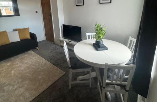 Heaton Apartment | Simonside Apartment - Sleeps 6 -Parking