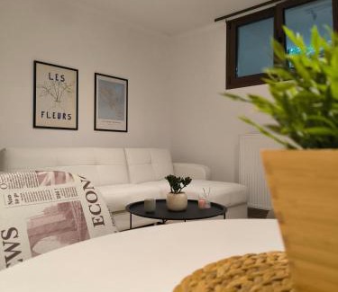 Karditsa Apartment | Simple home