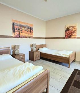 Oberdorla Apartment | Simple Stay Erftstadt 2