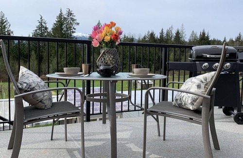 Regional District of Nanaimo House | Simplicity. Nature. Peace. Explore. -Enjoy a Nourish Farm Stay!
