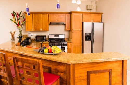 Marisule House | Simply Heavenly!Self Catered Apartments With Huge Pool - One-Bedroom Apartment
